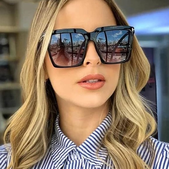 Oversized square sunglasses - Picture 1 of 5